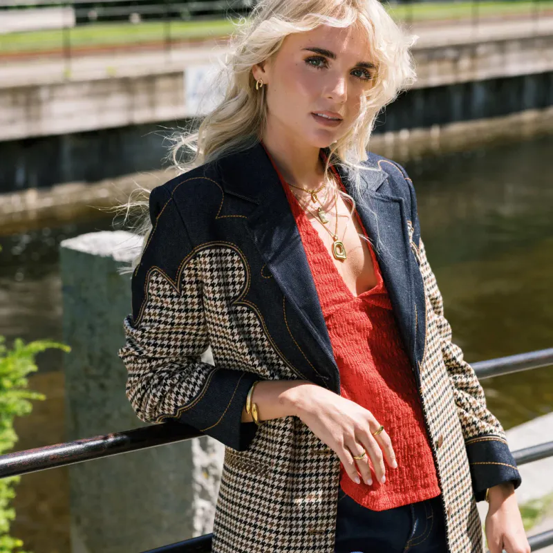 Frida Leonore by Gulldia- Rise- åpen armring i forgylt stål 16-19cm