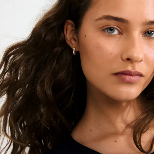 Hovedbilde PILGRIM TATUM øredobber, gullbelagt -Ø14mm