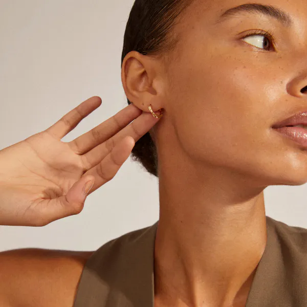 Hovedbilde PILGRIM EDDY small, øredobber, gullbelagt -Ø15mm