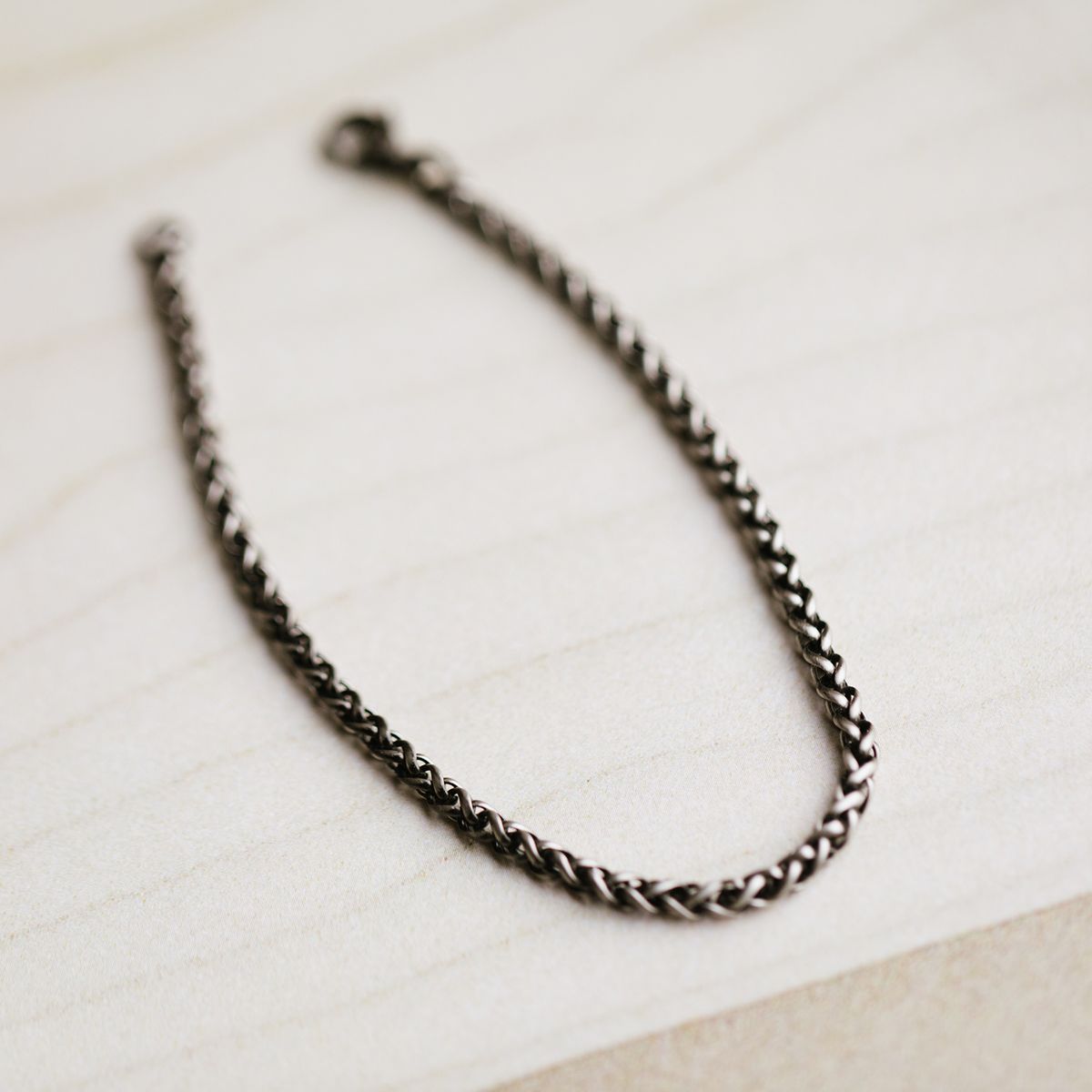 Armbånd i stål- L:20 cm oksidert