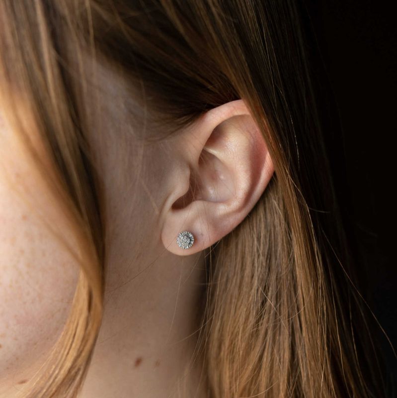 Ørepynt i 585 gull og diamanter- 0,12ct WSI