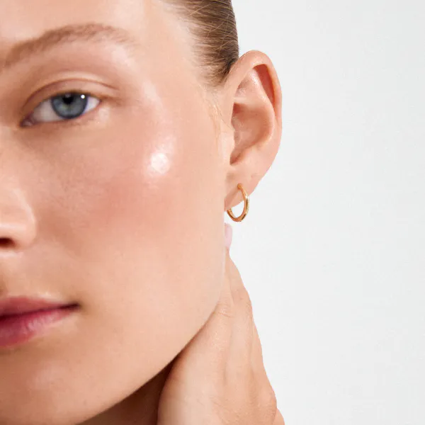 Hovedbilde PILGRIM NOVA øredobber, gullbelagt -Ø15mm